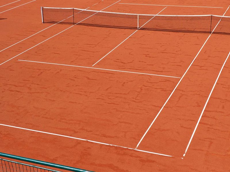 Mengenal Tipe-Tipe Lapangan Tenis (Kelebihan dan&nbsp;Kekurangan)